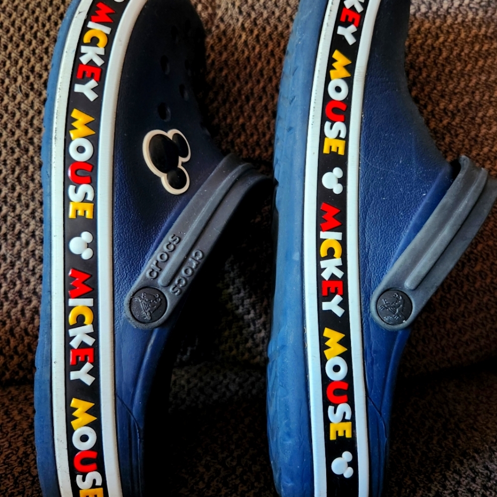 Mickey Mouse 🐭 Crocs